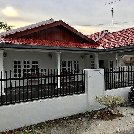 Sri Massa Homestay Batu Pahat Exterior photo