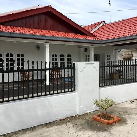 Sri Massa Homestay Batu Pahat Exterior photo