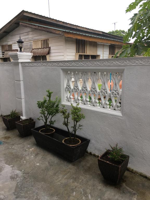 Sri Massa Homestay Batu Pahat Exterior photo